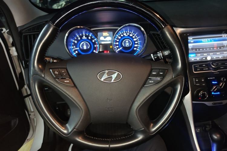 Used Hyundai Sonata 2013 2.4L Automatic Leading Edition China IV Standard Steering Wheel