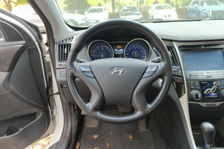 Used Hyundai Sonata 2013 2.4L Automatic Leading Edition China IV Standard Steering Wheel
