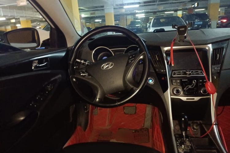 Used Hyundai Sonata 2013 2.4L Automatic Leading Edition China IV Standard Steering Wheel