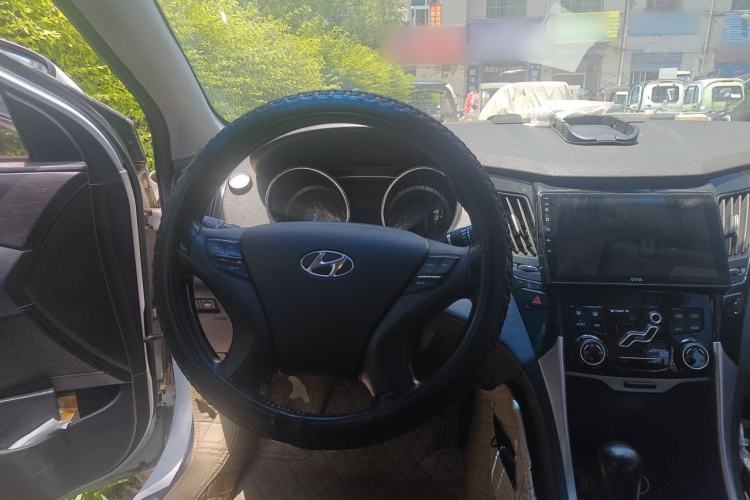 Used Hyundai Sonata 2013 2.0L Automatic Luxury Edition Steering Wheel