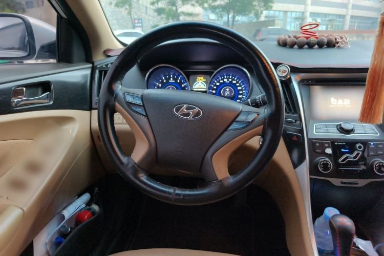 Used Hyundai Sonata 2013 2.0L Automatic Prestige Edition Steering Wheel
