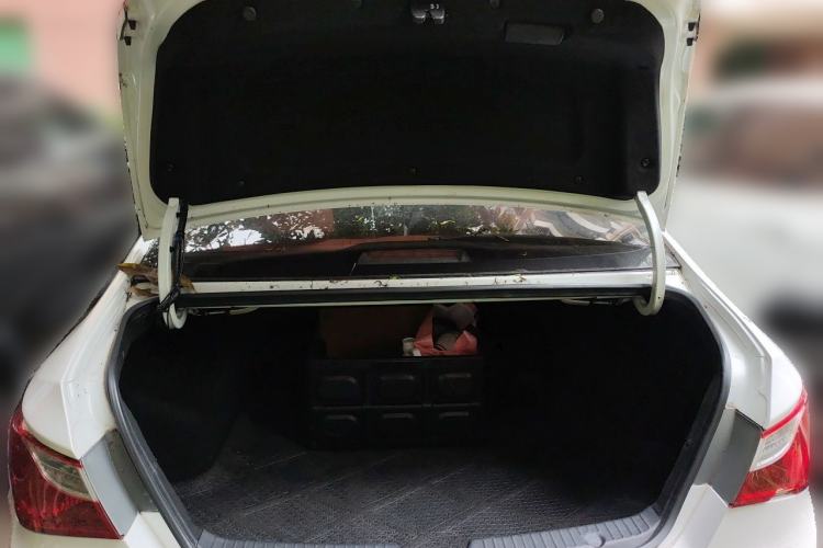 Used Hyundai Sonata 2013 2.0L Automatic Leading Edition Trunk