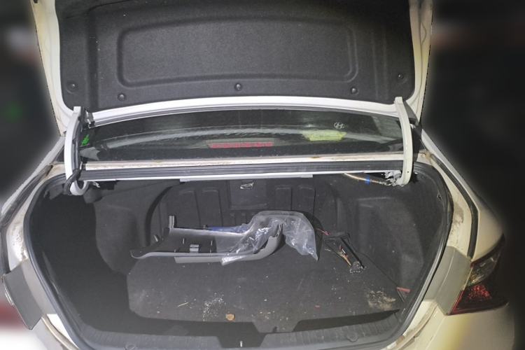 Used Hyundai Sonata 2013 2.4L Automatic Leading Edition China IV Standard Trunk