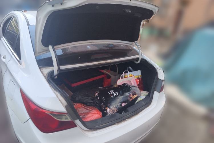 Used Hyundai Sonata 2013 2.0L Automatic Leading Edition Trunk