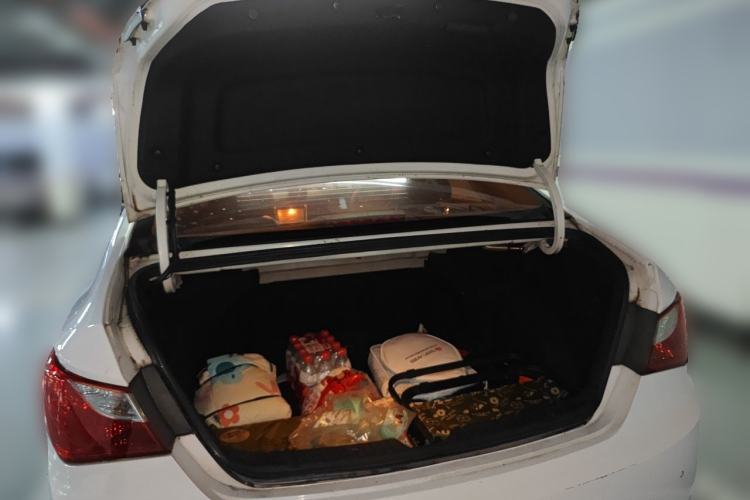 Used Hyundai Sonata 2013 2.4L Automatic Leading Edition China IV Standard Trunk