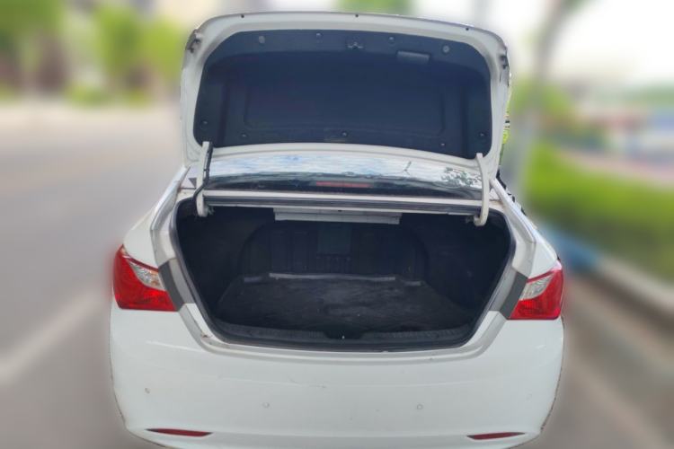 Used Hyundai Sonata 2013 2.0L Automatic Luxury Edition Trunk