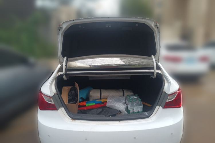Used Hyundai Sonata 2013 2.0L Automatic Luxury Edition Trunk