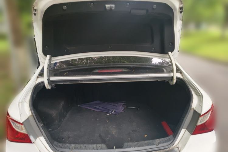 Used Hyundai Sonata 2013 2.0L Automatic Luxury Edition Trunk