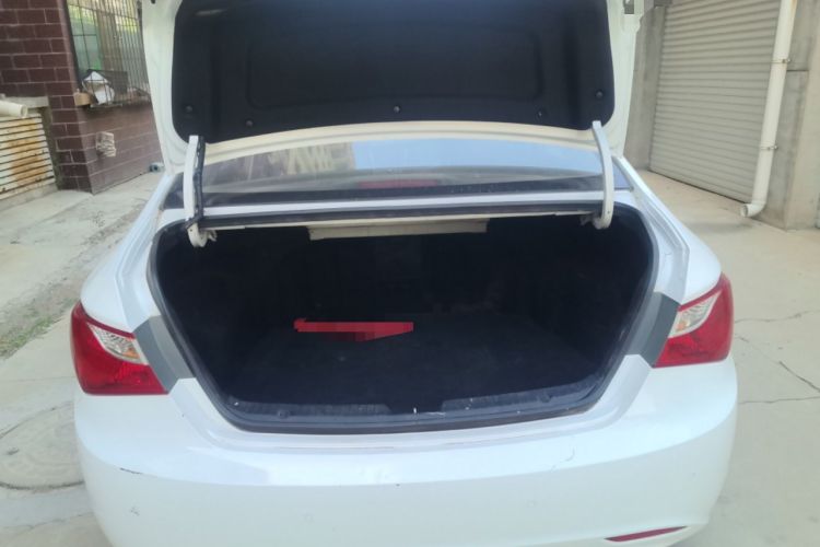 Used Hyundai Sonata 2013 2.0L Automatic Luxury Edition Trunk