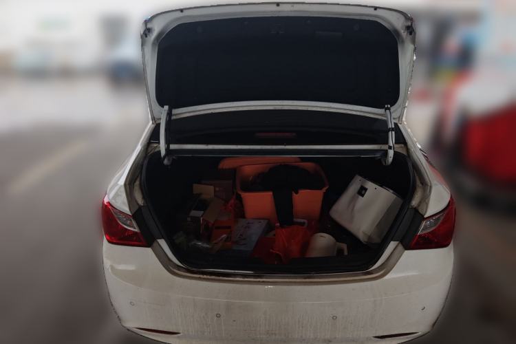 Used Hyundai Sonata 2013 2.0L Automatic Leading Edition Trunk