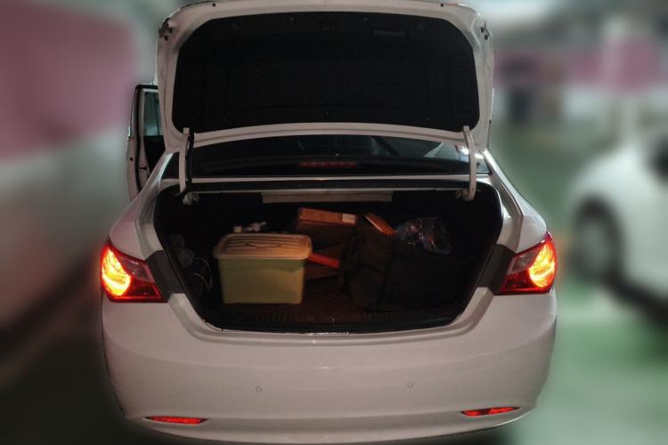 Used Hyundai Sonata 2013 2.0L Automatic Leading Edition Trunk