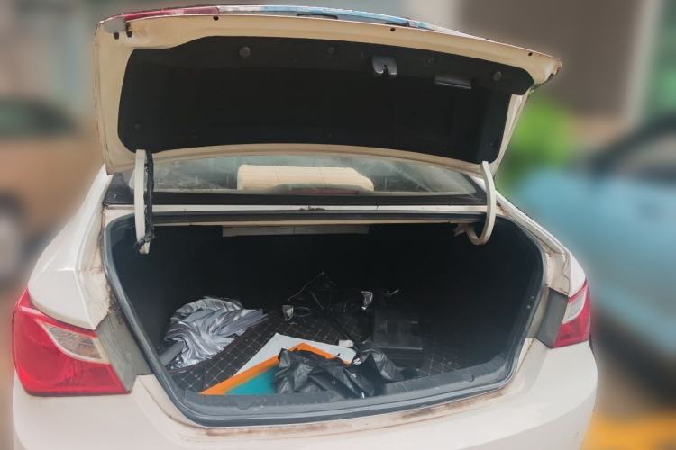 Used Hyundai Sonata 2013 2.0L Automatic Leading Edition Trunk