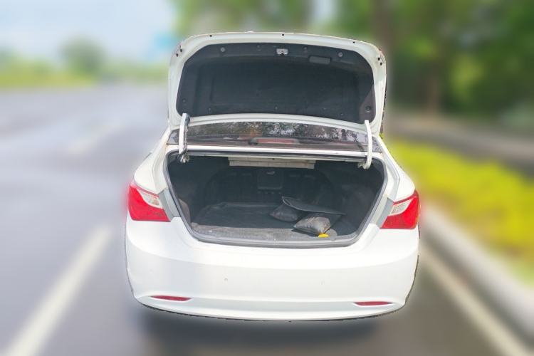 Used Hyundai Sonata 2013 2.0L Automatic Leading Edition Trunk