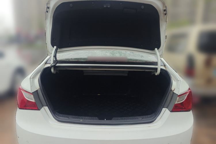 Used Hyundai Sonata 2013 2.0L Automatic Luxury Edition Trunk