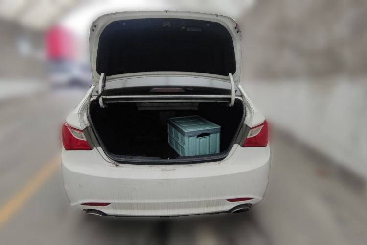 Used Hyundai Sonata 2013 2.4L Automatic Luxury Version China IV Standard Trunk