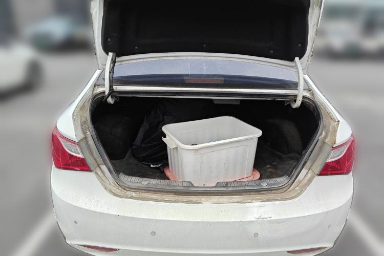 Used Hyundai Sonata 2013 2.0L Automatic Luxury Edition Trunk