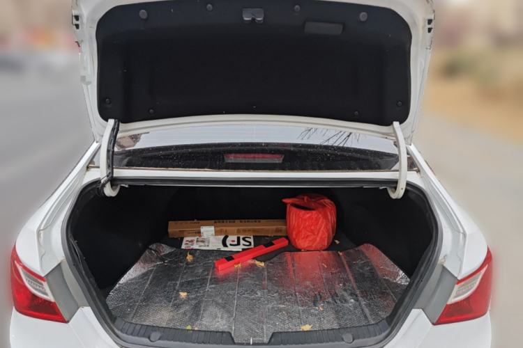 Used Hyundai Sonata 2013 2.4L Automatic Leading Edition China IV Standard Trunk