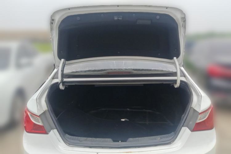 Used Hyundai Sonata 2013 2.0L Automatic Luxury Edition Trunk