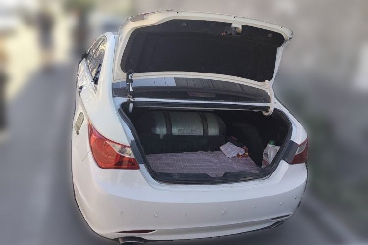 Used Hyundai Sonata 2013 2.4L Automatic Luxury Version China IV Standard Trunk