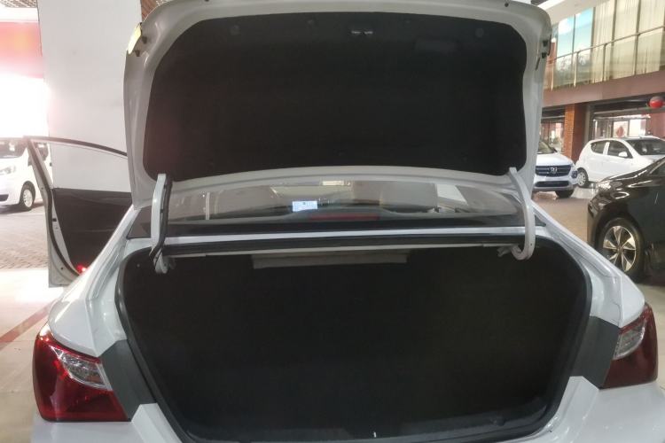 Used Hyundai Sonata 2013 2.0L Automatic Leading Edition Trunk