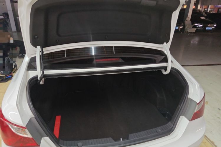 Used Hyundai Sonata 2013 2.4L Automatic Leading Edition China IV Standard Trunk