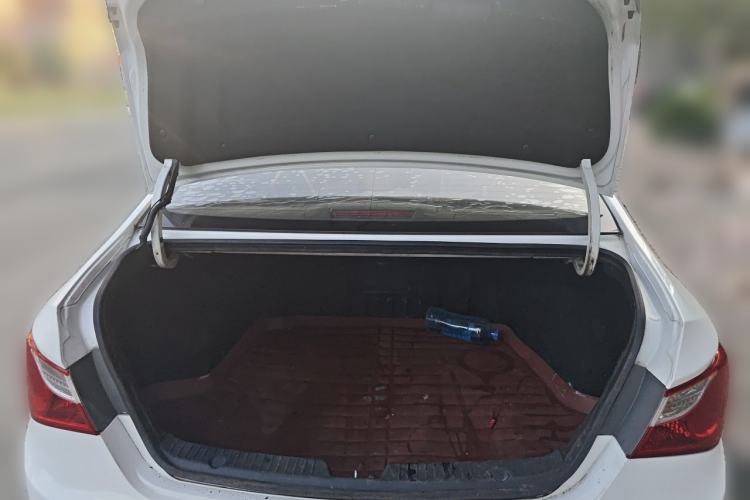Used Hyundai Sonata 2013 2.0L Automatic Leading Edition Trunk