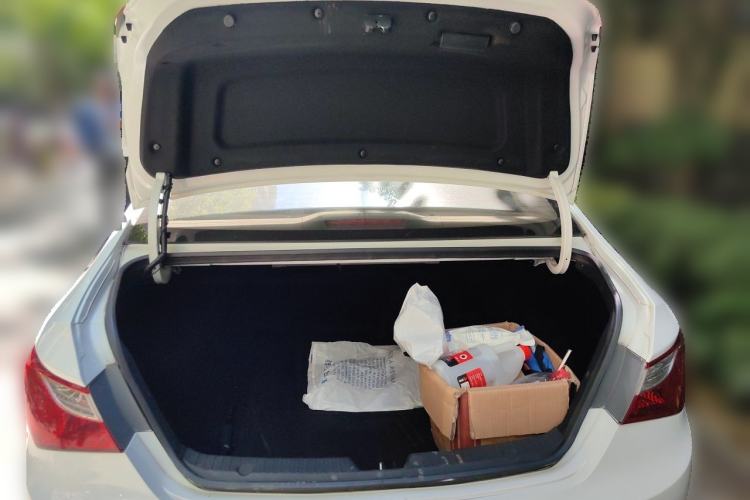 Used Hyundai Sonata 2013 2.0L Automatic Luxury Edition Trunk