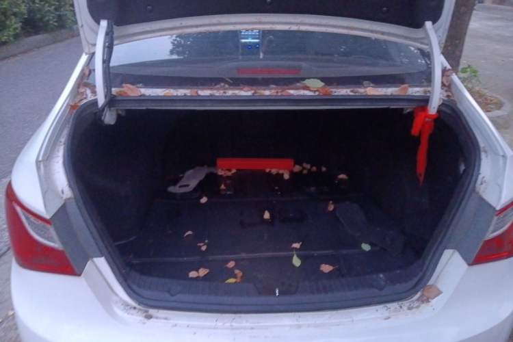 Used Hyundai Sonata 2013 2.0L Automatic Leading Edition Trunk