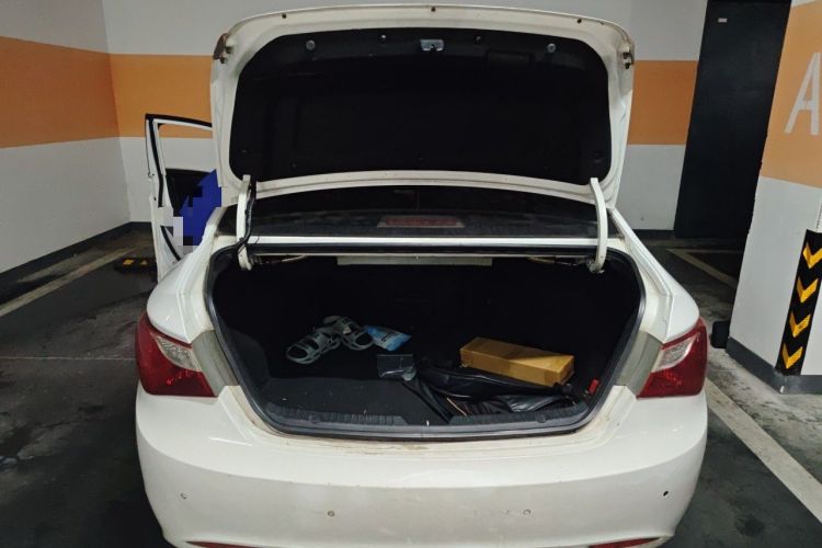 Used Hyundai Sonata 2013 2.0L Automatic Luxury Edition Trunk