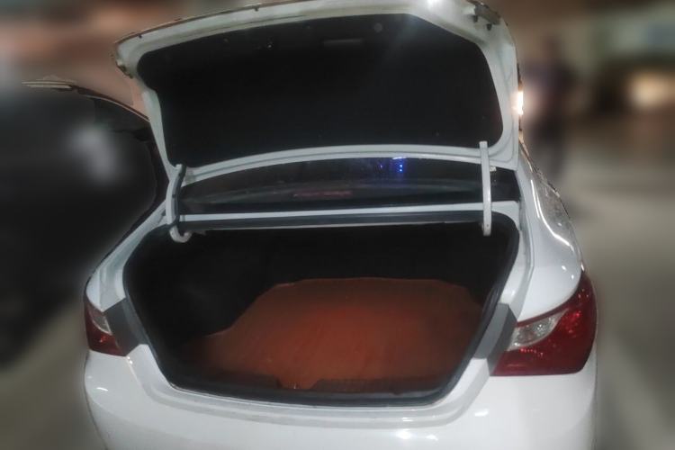 Used Hyundai Sonata 2013 2.0L Automatic Luxury Edition Trunk