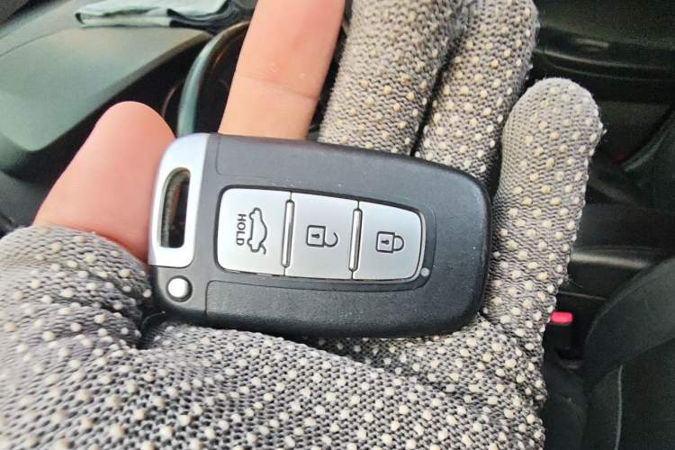 Used Hyundai Sonata 2013 2.0L Automatic Luxury Edition Vehicle Key
