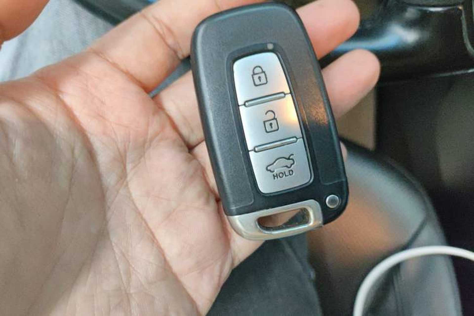 Used Hyundai Sonata 2013 2.4L Automatic Luxury Version China IV Standard Vehicle Key