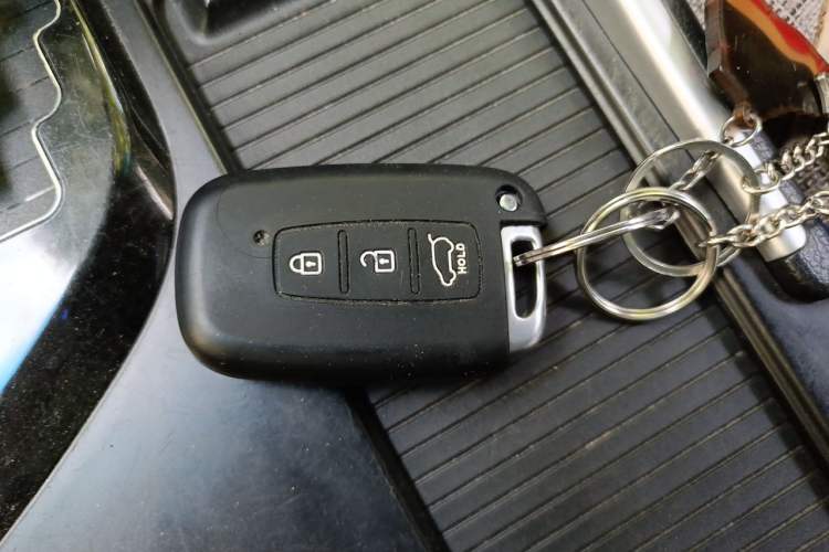 Used Hyundai Sonata 2013 2.0L Automatic Supreme Edition Vehicle Key