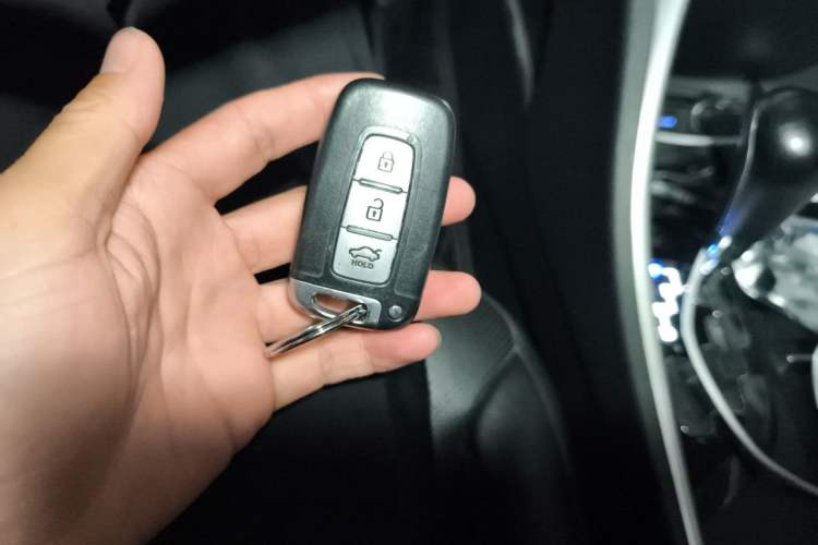 Used Hyundai Sonata 2013 2.0L Automatic Prestige Edition Vehicle Key
