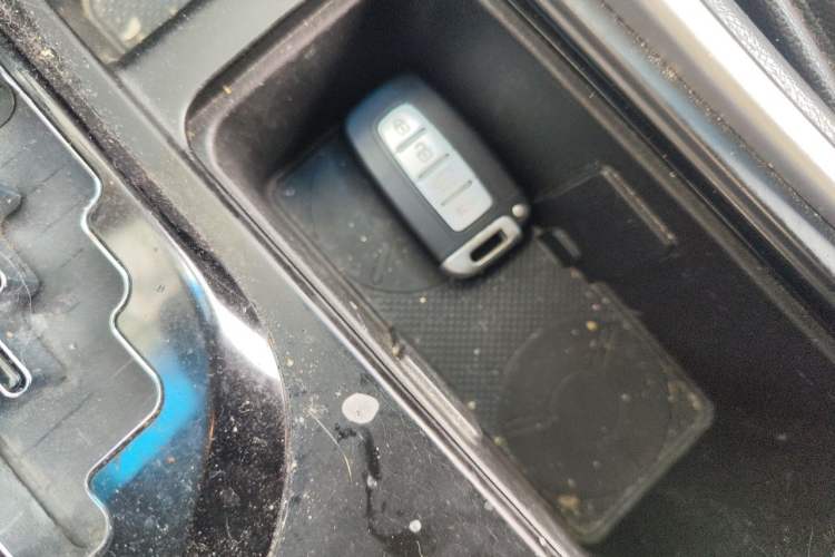 Used Hyundai Sonata 2013 2.4L Automatic Leading Edition China IV Standard Vehicle Key
