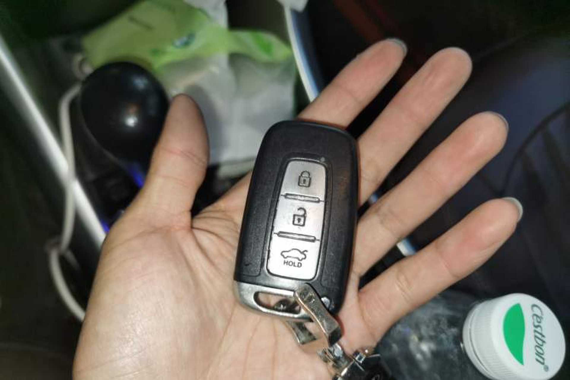 Used Hyundai Sonata 2013 2.0L Automatic Luxury Edition Vehicle Key