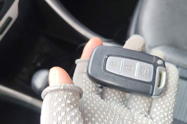Used Hyundai Sonata 2013 2.0L Automatic Luxury Edition Vehicle Key