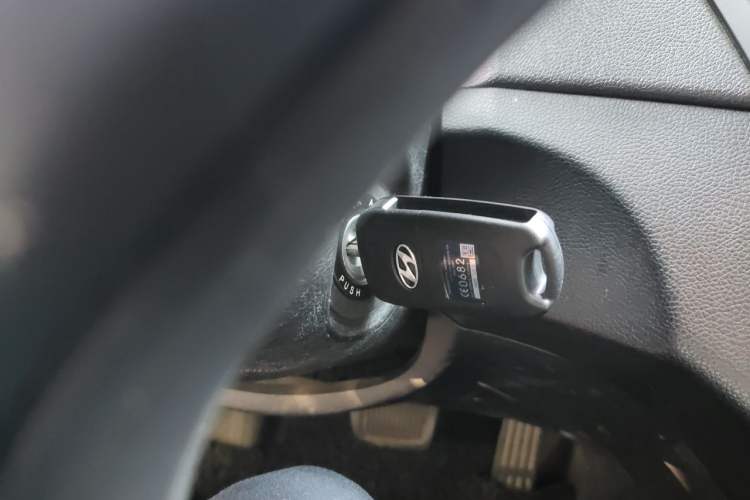 Used Hyundai Sonata 2013 2.0L Automatic Fashion Edition Vehicle Key
