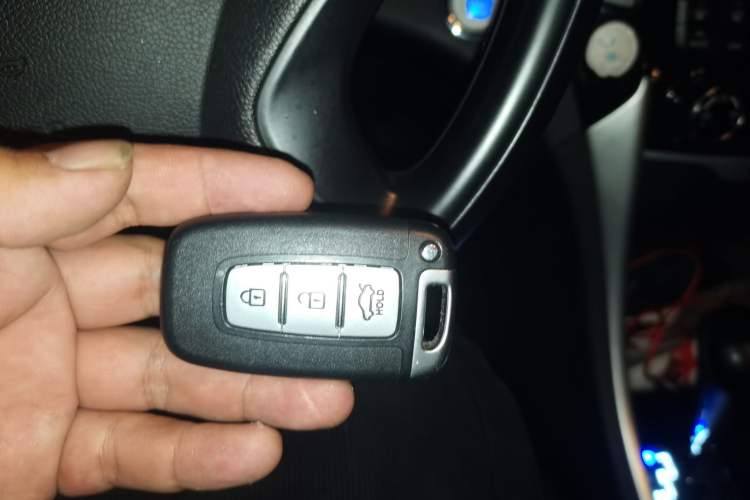 Used Hyundai Sonata 2013 2.0L Automatic Luxury Edition Vehicle Key