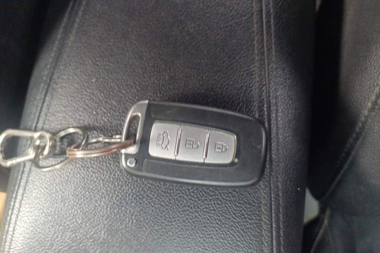 Used Hyundai Sonata 2013 2.0L Automatic Luxury Edition Vehicle Key