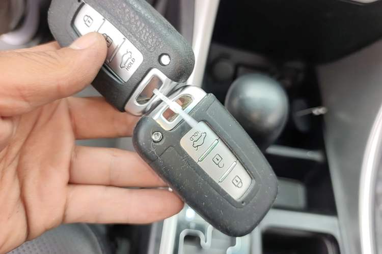 Used Hyundai Sonata 2013 2.4L Automatic Luxury Version China V Standard Vehicle Key