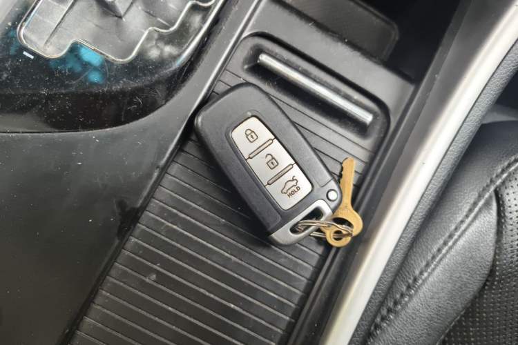 Used Hyundai Sonata 2013 2.0L Automatic Luxury Edition Vehicle Key