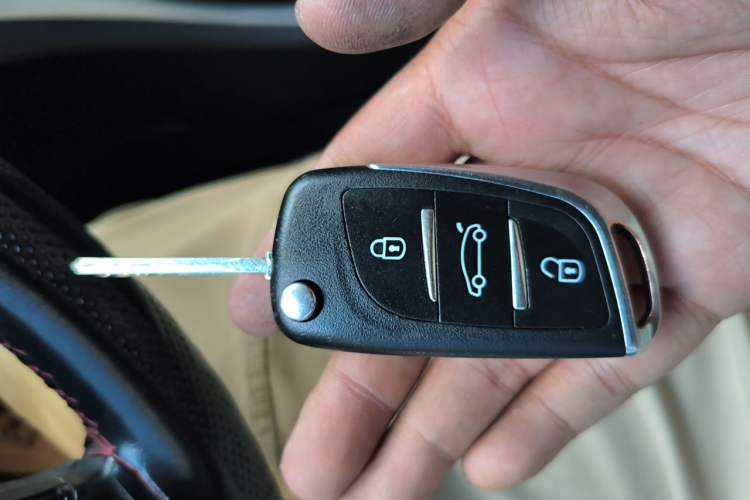Used Hyundai Sonata 2013 2.0L Automatic Fashion Edition Vehicle Key