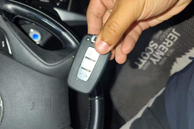 Used Hyundai Sonata 2013 2.0L Automatic Luxury Edition Vehicle Key