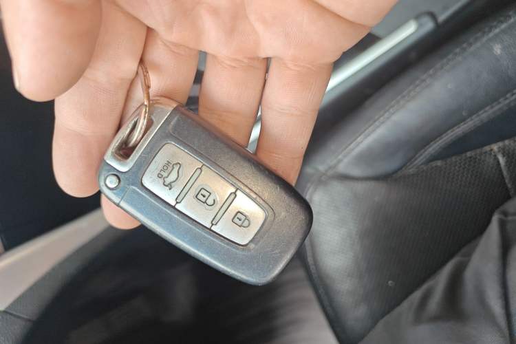 Used Hyundai Sonata 2013 2.0L Automatic Luxury Edition Vehicle Key