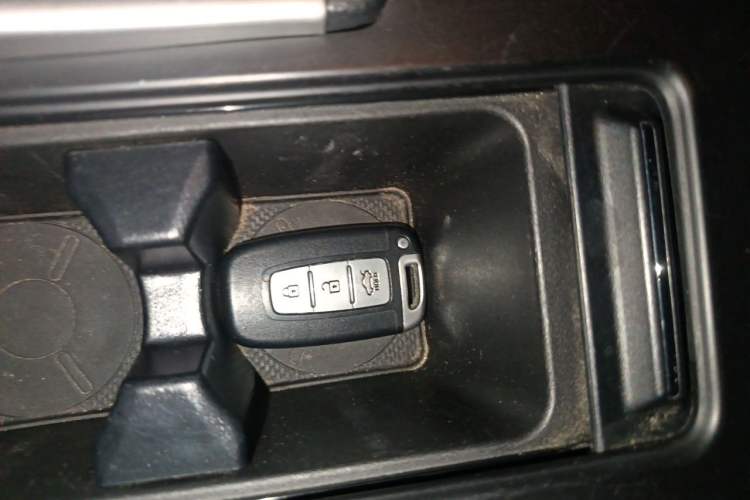 Used Hyundai Sonata 2013 2.0L Automatic Luxury Edition Vehicle Key