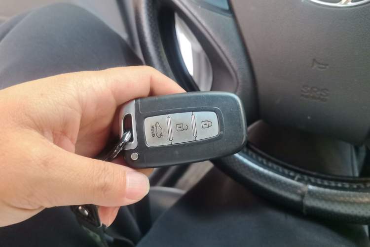 Used Hyundai Sonata 2013 2.0L Automatic Luxury Edition Vehicle Key