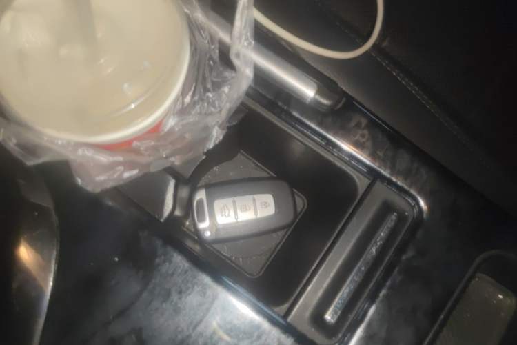 Used Hyundai Sonata 2013 2.4L Automatic Top-Grade Version China IV Standard Vehicle Key