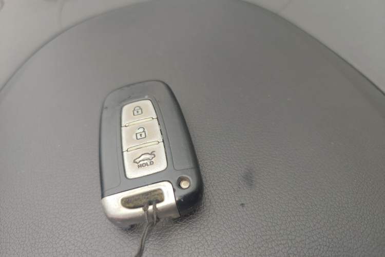 Used Hyundai Sonata 2013 2.0L Automatic Luxury Edition Vehicle Key