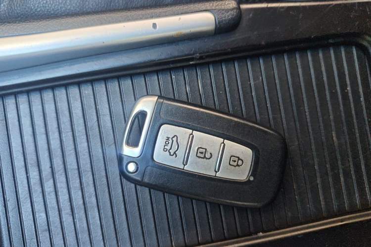 Used Hyundai Sonata 2013 2.0L Automatic Luxury Edition Vehicle Key